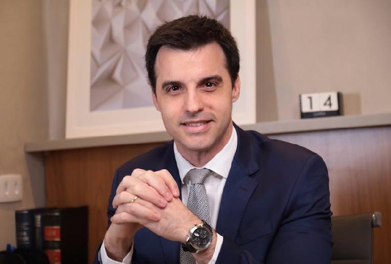 Perito Médico Cirurgião Vascular e Especialista em Ecografia Vascular com Doppler — André Genta Diniz